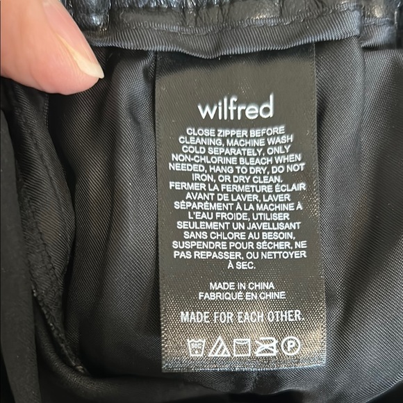 Wilfred Black High Waist Shorts Sleek Design - Picture 9 of 10